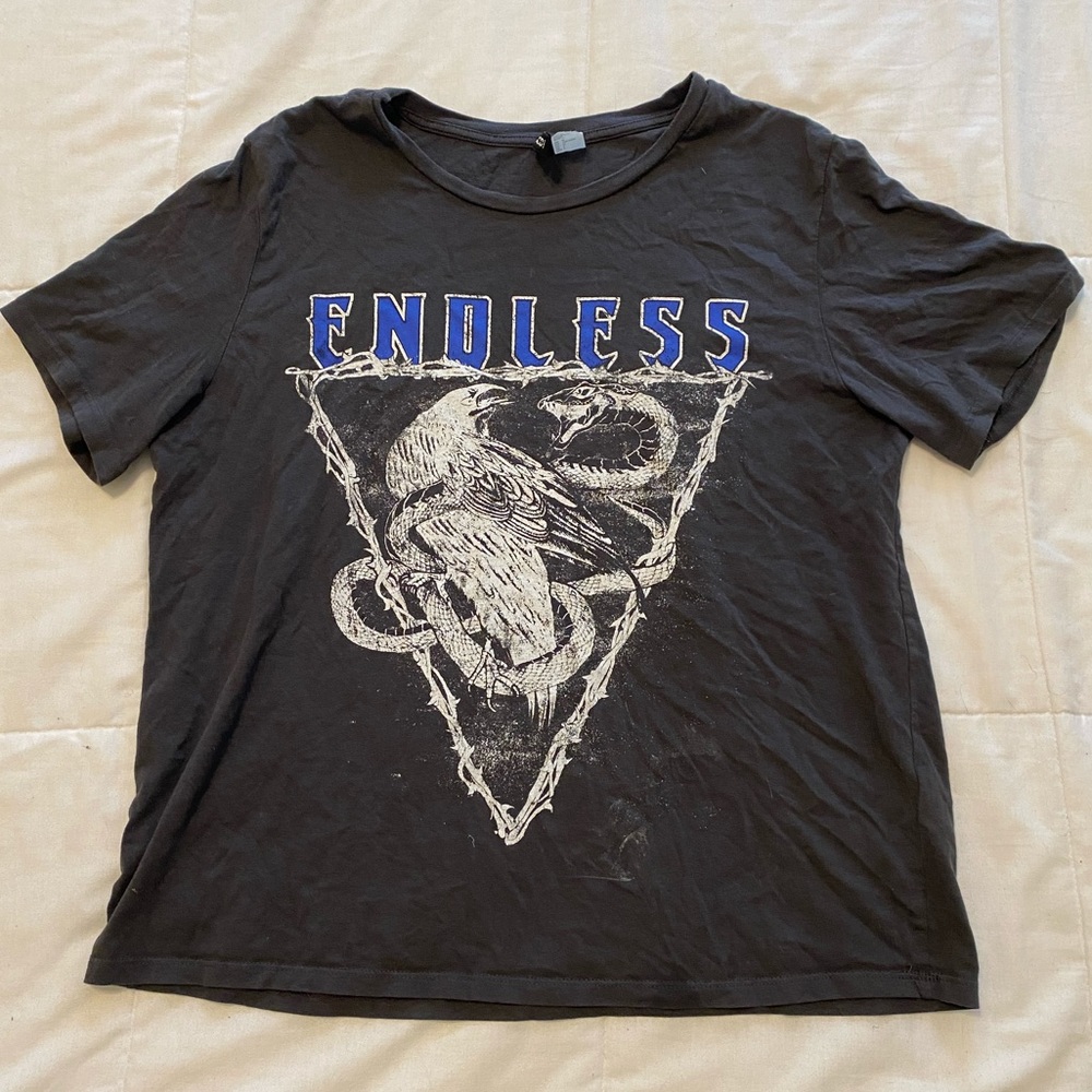 Cute graphic tshirt!
